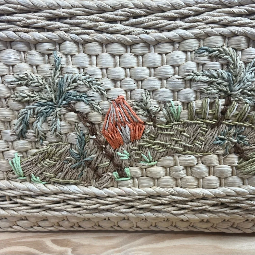 Fossil Straw Tote - Picture 5 of 10